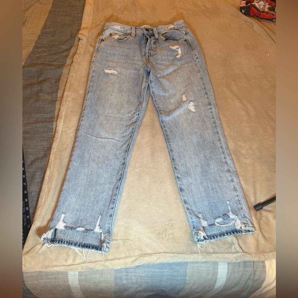 Pistola distressed light wash jeans, ladies size 25 disstressed at hem - Picture 11 of 12
